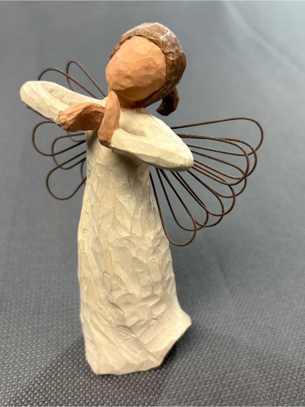 Willow Tree Angel of Happiness figurine by Demdaco sculpted resin & wire wings. - Picture 2 of 5